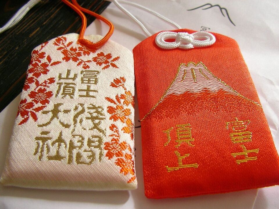 japońskie amulety na szczęście